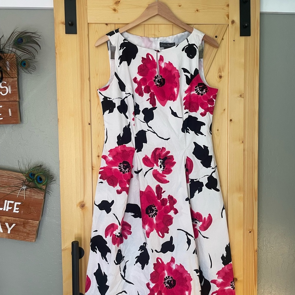 Jessica Howard White Midi Dress with Fuchsia and Black Floral Print